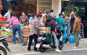 Lực lượng giải tỏa đất lâm nghiệp bị lấn chiếm giẫm phải &quot;bẫy kim tiêm&quot; gắn trên tấm gỗ  第8张