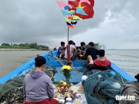 Sáng nay giữa những cơn mưa, Cần Giờ làm lễ đưa rước Nghinh Ông cầu mưa thuận gió hòa  第15张