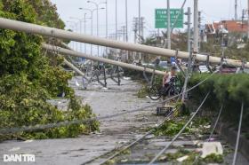 Quốc lộ 18 ở Quảng Ninh bị &quot;đứt đoạn&quot; do cột điện gãy đổ hàng loạt  第9张