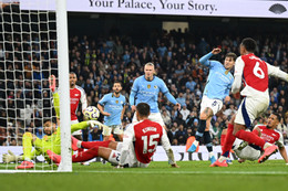 Haaland ghi 100 bàn cho Man City, cân bằng kỷ lục Ronaldo