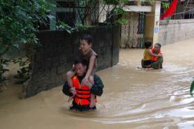  Thanh niên Lạng Sơn kịp thời giúp người dân vùng lũ 