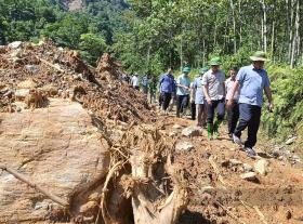 Gần trăm nhà dân có nguy cơ bị sạt lở, Thứ trưởng Trần Thanh Nam đề nghị Hà Giang bố trí khu tái định cư