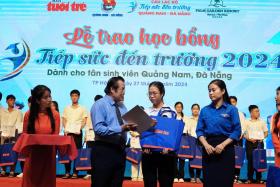 100 tân SV Quảng Nam - Đà Nẵng được tiếp sức đến trường: Đã có những tấm lòng, đừng ngại bước tiếp!  第15张