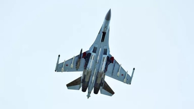  Máy bay chiến đấu Su-35S của Nga tuần tra trên Biển Đen 第1张