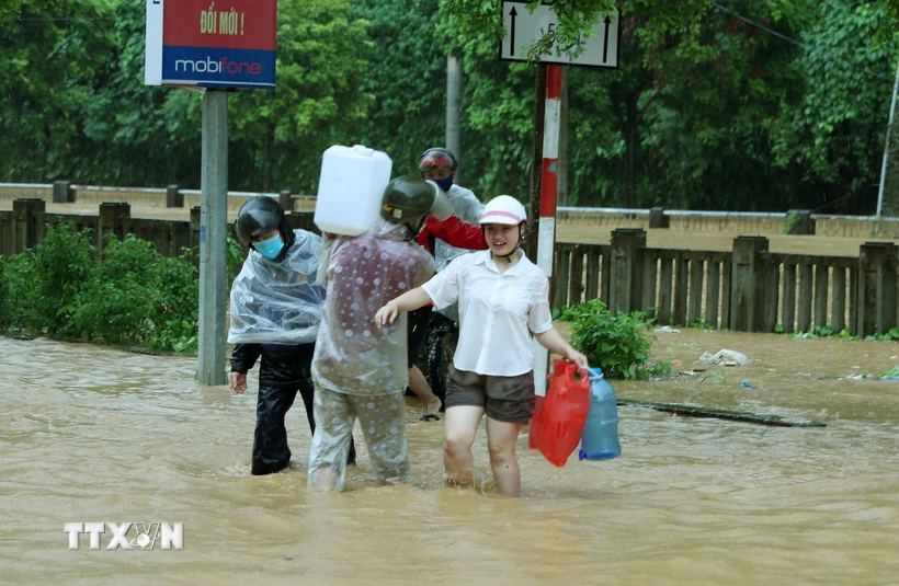  Lào Cai: Cơ bản khôi phục cấp nước sạch sinh hoạt cho người dân 