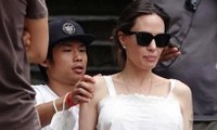  Angelina Jolie tìm bác sĩ thẩm mỹ cho Pax Thiên 