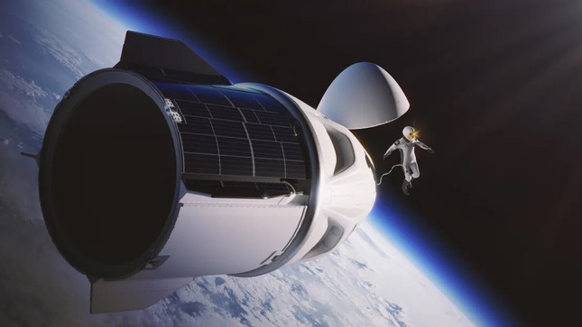  Chuyến đi bộ ngoài không gian đầu tiên của SpaceX 