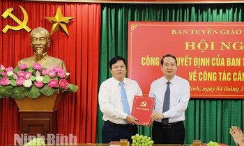  Bản tin 8H: 3 mẹ con tử vong bất thường trong nhà 