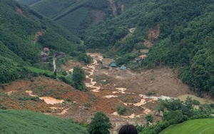 Sản phụ ở Lào Cai đi bộ 40km đường rừng đến bệnh viện sinh con