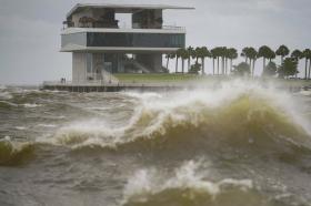 Bão với sức gió 225 km/h đổ bộ bang Florida 