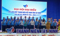  Tuổi trẻ Quảng Bình hỗ trợ thực hiện dịch vụ công trực tuyến; tuổi Đắk Lắk diễu hành hưởng ứng chuyển đổi số 第14张