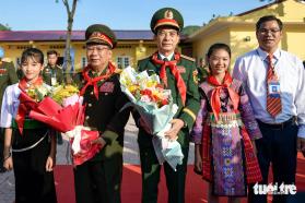 Hai bộ trưởng chủ trì Giao lưu hữu nghị quốc phòng biên giới Việt Nam - Lào lần thứ hai  第12张