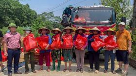 Cập nhật ngày 24/9: Hàng nghìn suất quà trị giá 6 tỷ đồng đã đến với các tỉnh chịu thiệt hại do mưa lũ  第10张