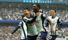 Tottenham thắng đậm, Arsenal vượt qua thử thách ở Villa Park