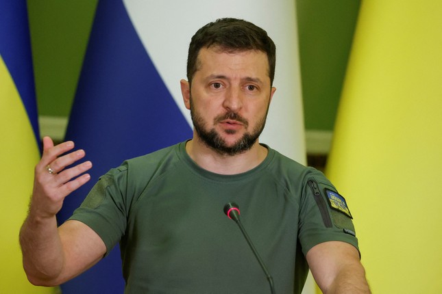  Tổng thống Zelensky đề xuất Nga - Ukraine dừng tấn công cơ sở năng lượng 