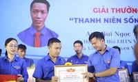  Tuyên dương cán bộ, công chức trẻ và thanh niên công nhân xuất sắc tại TPHCM 