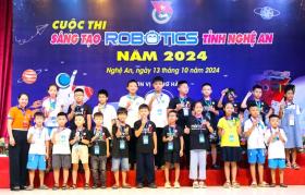  Học sinh Nghệ An đua tốc độ thi &apos;Sáng tạo Robotics&apos; 