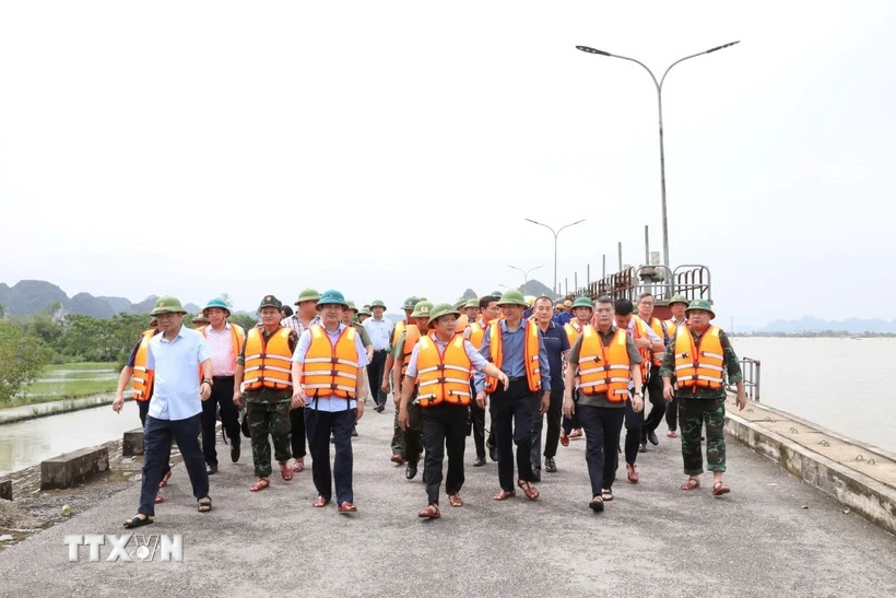  Không xả tràn Lạc Khoái, người dân vùng phân lũ trở lại sinh hoạt bình thường 