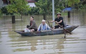 Thanh Hóa: Đê bối bị thấm, 200 cán bộ, chiến sỹ và người dân thần tốc vá, hàn  第21张