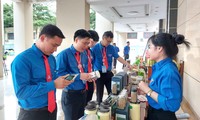  Chàng trai đam mê làm nông nghiệp sạch 