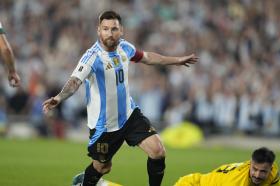 Messi ghi hat-trick, giúp Argentina thắng 6-0 